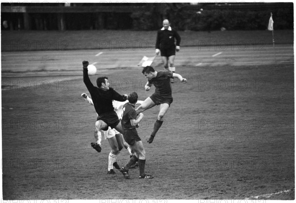 NLA 1968/69: FC Zurich FC Basel; goalkeeper Othmar Iten