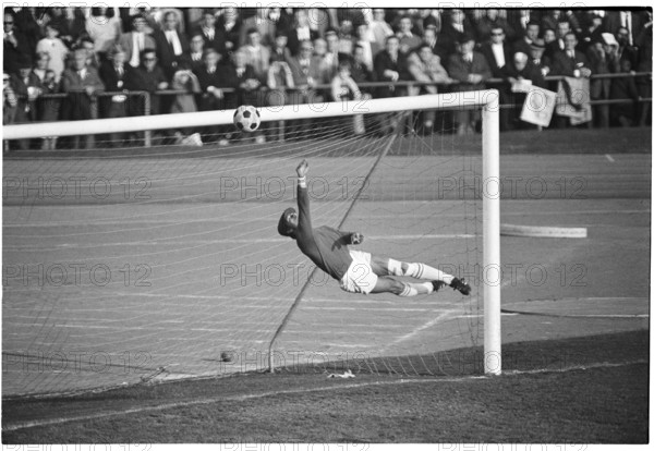 NLA 1968/69: FC Zurich Servette FC; goalkeeper Grob