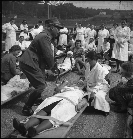 Medical troops exercise, 1941