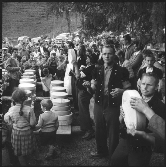 Cheese sharing in the Justistal, 1958