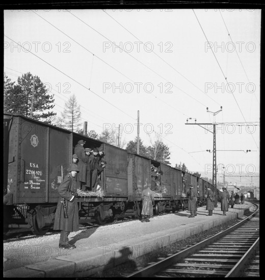 Transit of Austrian prisoners of war; 1945