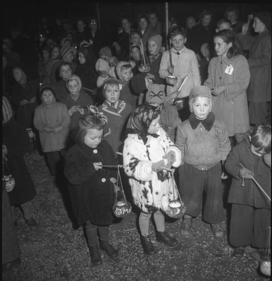 Räbeliechtli parade in Zurich, 1948