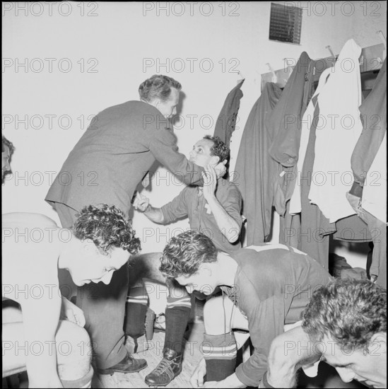 Football World Cup in Switzerland 1954: In the dressing room of the Swiss