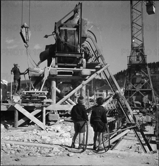 Construction site, construction of the Aare Bridge in Aarau 1949