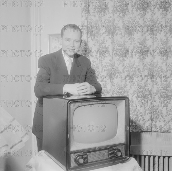 Georg Zwack, the 10,000th concessionaire in Switzerland; 1955