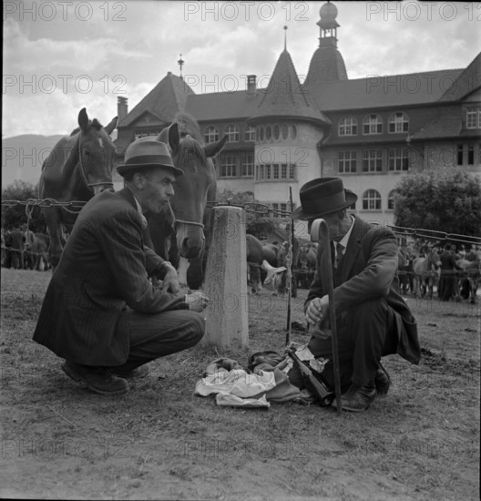 Horse market of ChaindonReconvilier, picnic, 1941