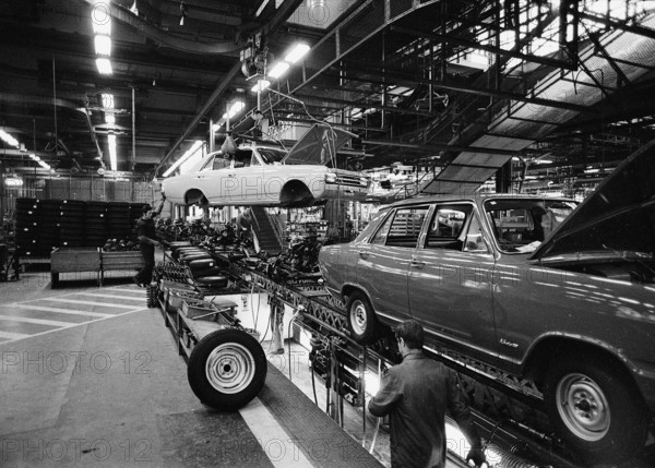 General Motors; assembly hall; assembly line; 1969