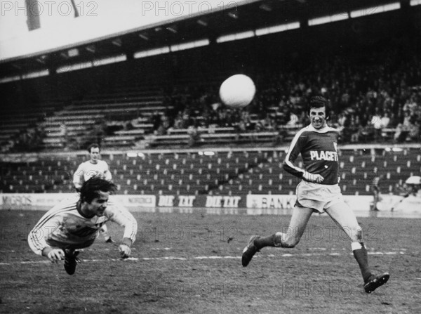 NLA Championship 1976/77: FCZ FC Sion; header by Cucinotta, Trinchero