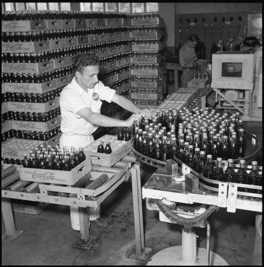 CocaCola, worker, bottling plant Zurich, 1950