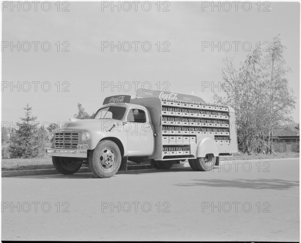 CocaCola delivery truck; 1950