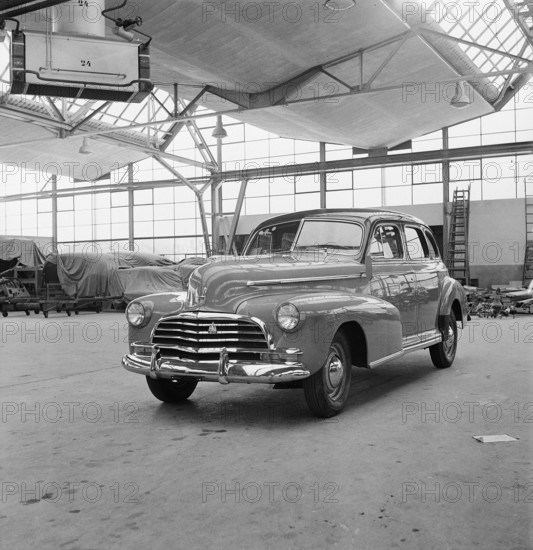 Completed cars in the assembly hall; General Motors 1946