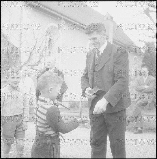 Boy receives Batzen 1959