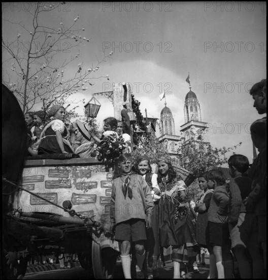 Sechseläuten parade in Zurich, 1942