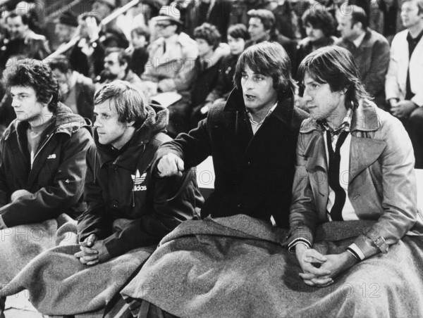 Champions Cup semifinal 1976/77: FC Zurich vs. Liverpool FC; FC Zurich reserve bench; P. Stierli, Cucinotta, Martinelli