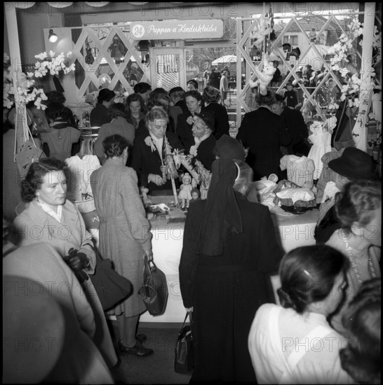 Bazaar at the anniversary of the Zurich Nursing School 1951