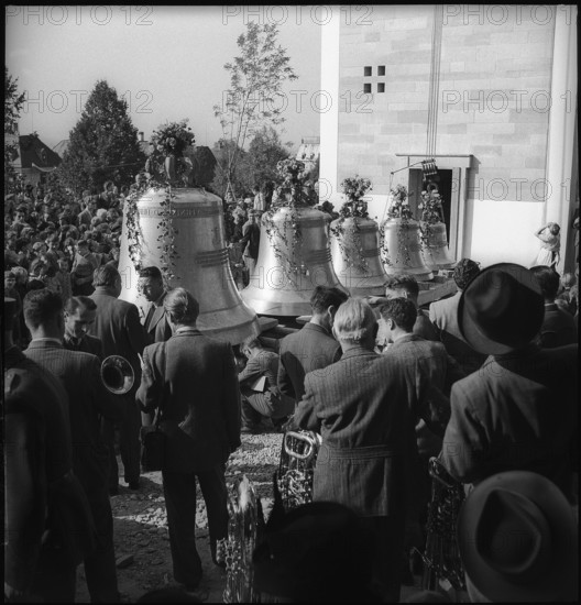 Bell hoist at Zurich Seebach Church 1948