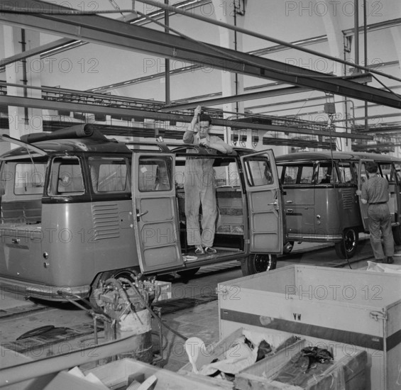 AMAG plant in Hanover, 1957