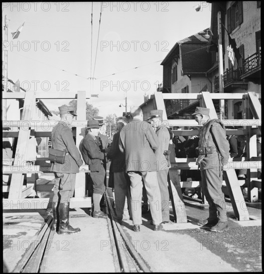 WW2: small border traffic, national border Moillesullaz 1944
