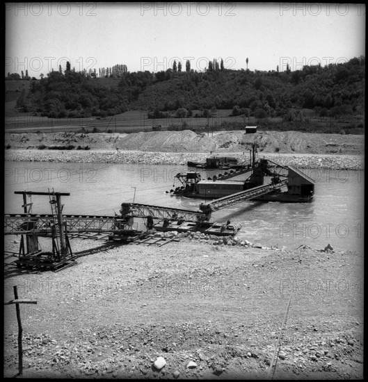 Verbois power plant construction site 1942