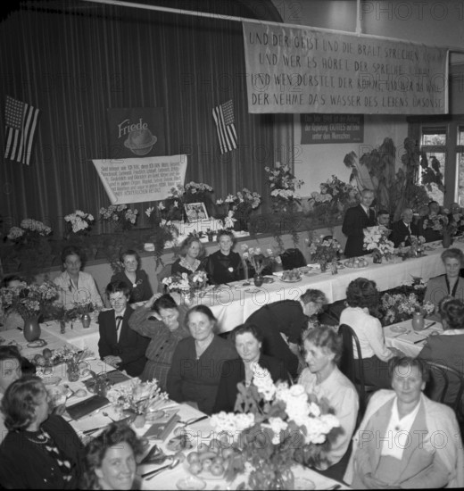 Mennonites in La Chaux d'Abel, 1941