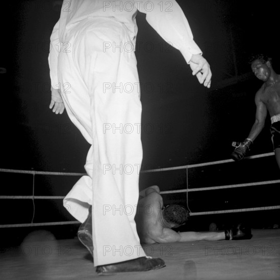 Sugar Ray Robinson in his corner, Zurich 1951