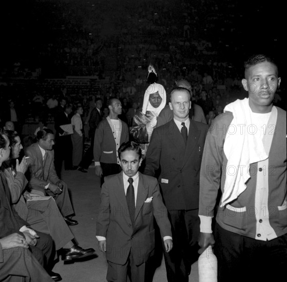 Sugar Ray Robinson in his corner, Zurich 1951