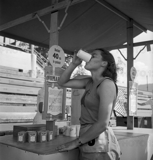 Swiss Championships 1947 Zurich: high-jumper Hans Wahli wins