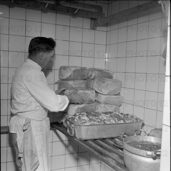 Grande Dixence, meat stock for the canteen 1957.