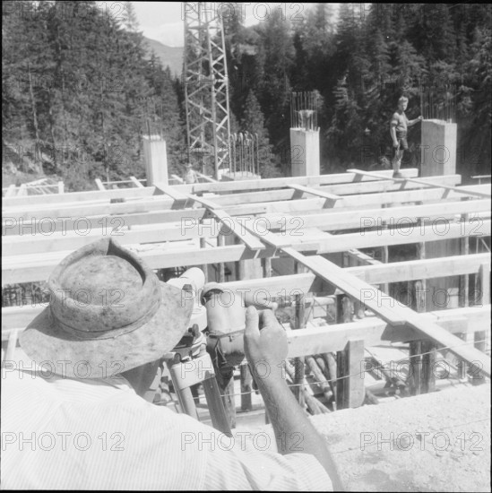 Formwork, balancing reservoir Sufers 1958.