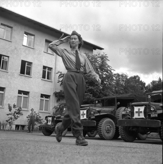 Female soldier saluting, Kreuzlingen 1953.