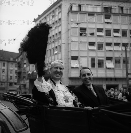 Sir Seymour Howard, Hans-Peter Tschudi, 1955.