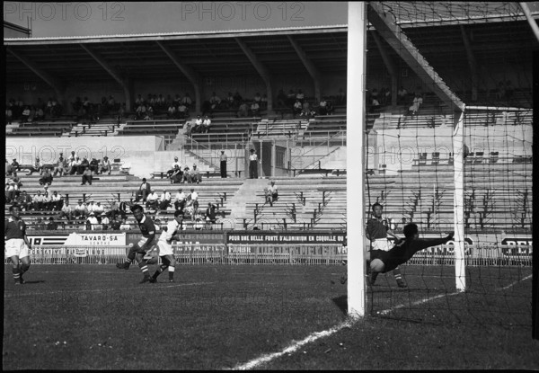 Football WC quarter final 1954: Switzerland - Austria.