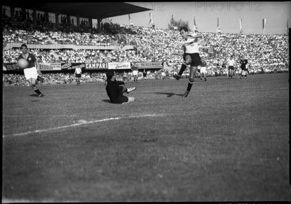 Football WC quarter final 1954: Switzerland - Austria.