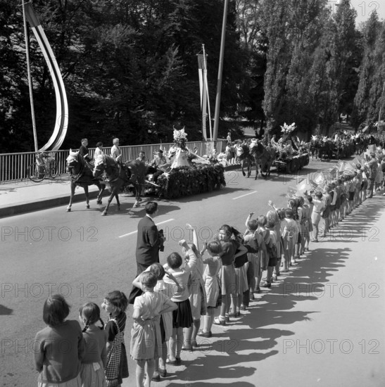 Passage of the new bells for Otelfingen in canton Zurich; Baden 1957.
