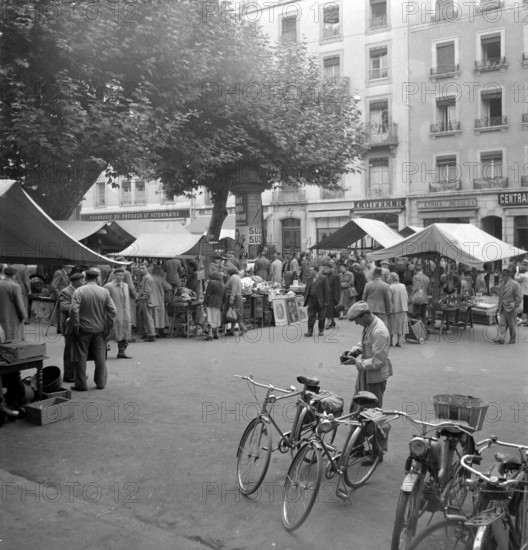 Flea market in Geneva; 1953.