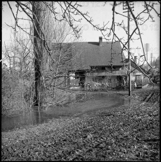 Modified river course because of rock slip in Erlinsbach; 1957.