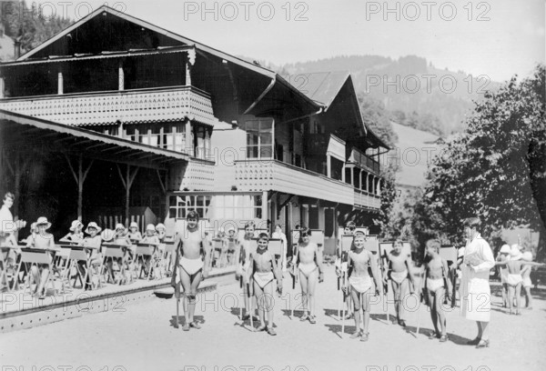 Leysin: boys in open-air school in a sanatorium.