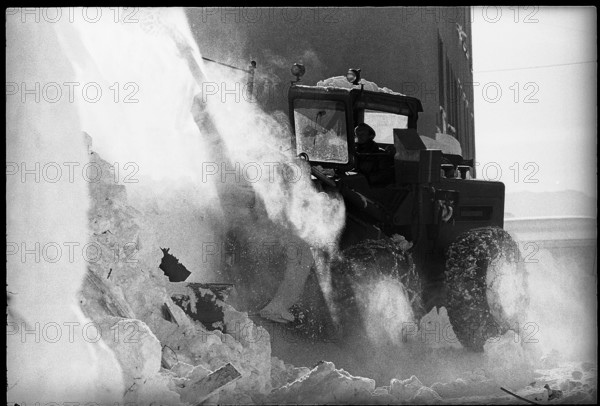 Snow is removed after avalanche in Davos; 1968.