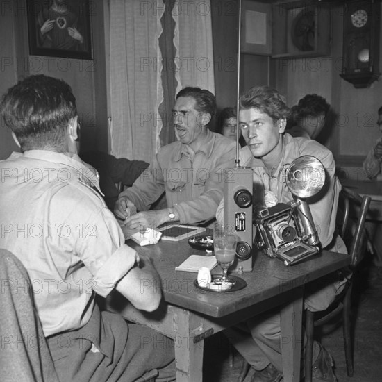 Explorer group led by Prof. Alfred Bögli was closed in the grotto for days, due to a sudden flood. After the vain rescue operation the four men found out by themselves.