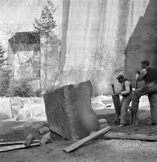 Sandstone quarry near Berne; 1941.
