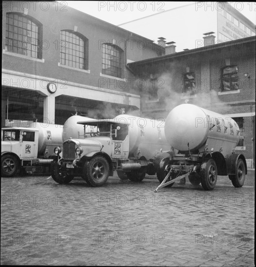 Löwenbräu brewery, transport fleet; 1945.