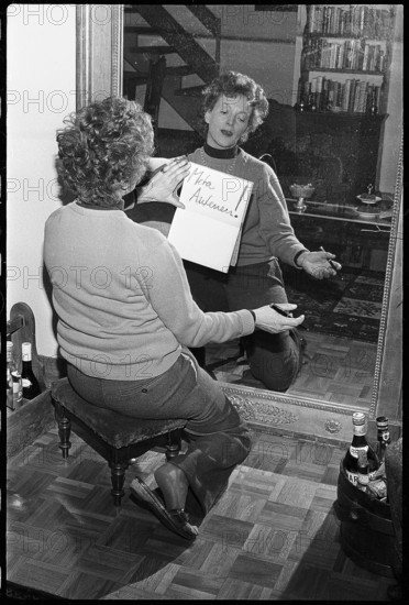 Stephanie Glaser chosing her sportswoman of the year: Meta Antenen 1969.