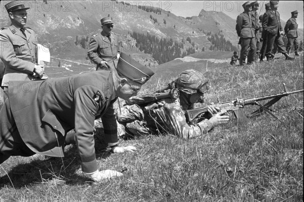 US-army delegation visiting maneuvre, Aigle 1964.