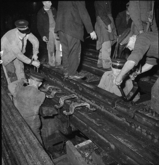 Replacement of the railway bridge in Zurich-Wipkingen 1947.