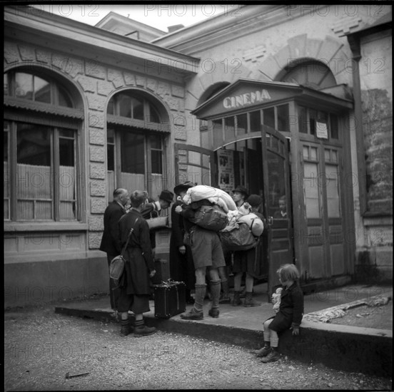 War refugees in Pruntrut; 1940.
