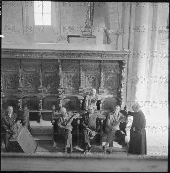 Federal councillors visiting the Valere church, Sion, Valais; 1957.