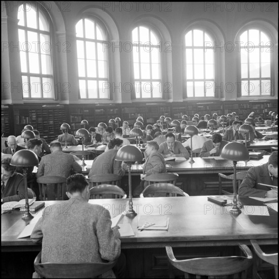 Students at the ETH Library 1958.
