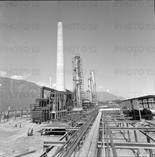 Collombey, refinery; 1963.