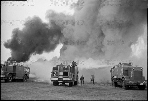 Airport fire-brigade: demonstration of new fire engines 1972.