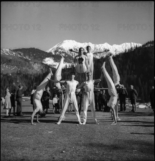 Gymnasts 1945.